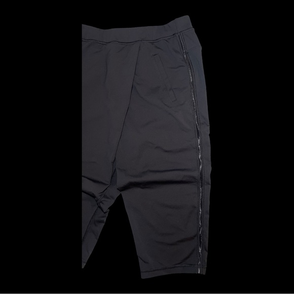 Lululemon Retreat Yogi Crop Black Sz NST - Picture 8 of 14